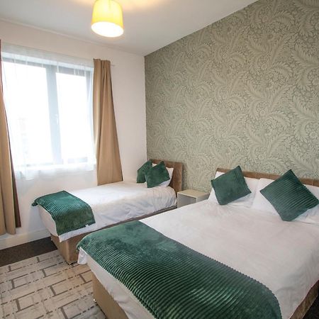 Ideal For Groups - 2 Bedroom Apartment - Free Parking, Transit Links, Close To Stadiums Mánchester Exterior foto