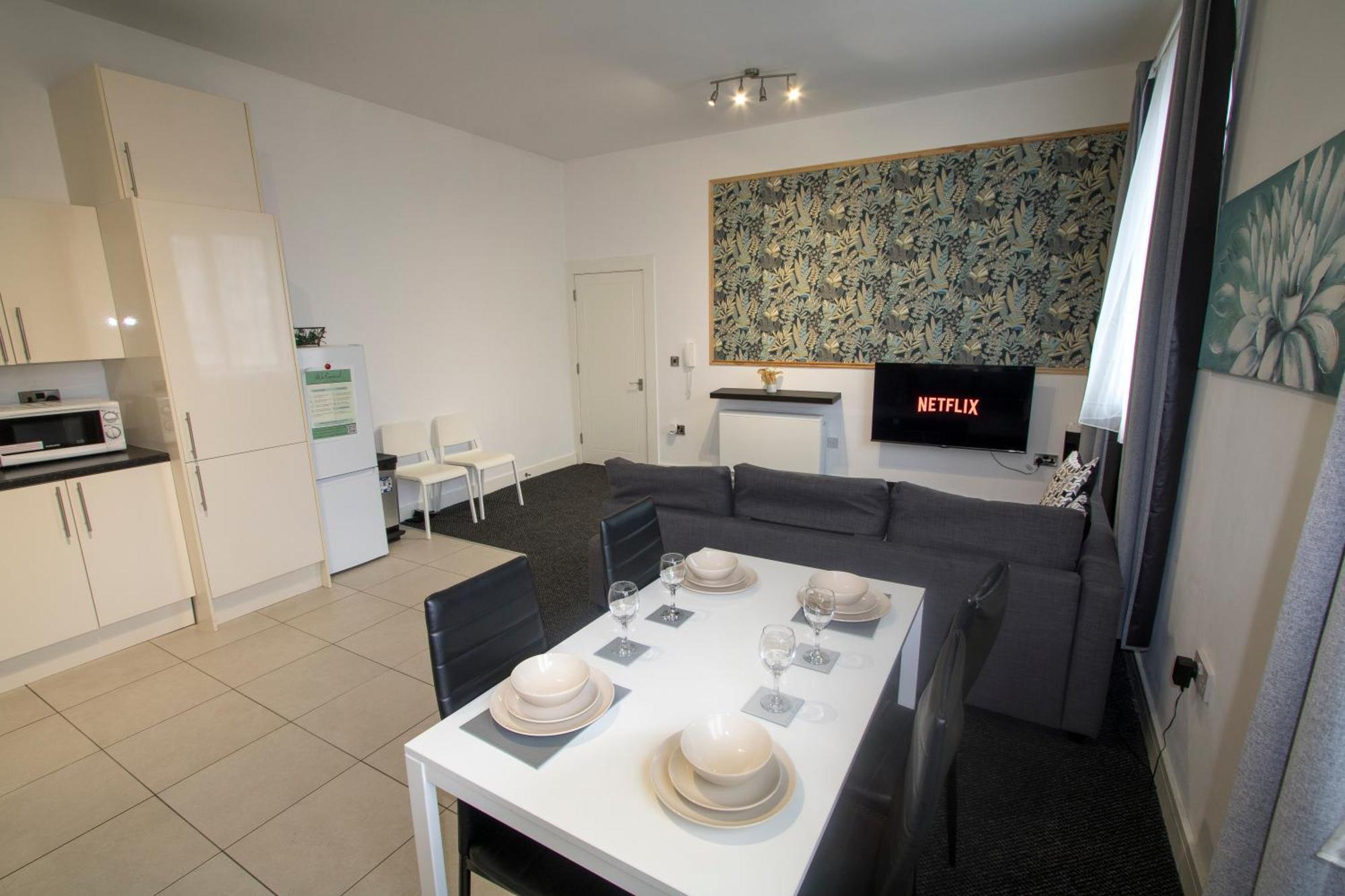 Ideal For Groups - 2 Bedroom Apartment - Free Parking, Transit Links, Close To Stadiums Mánchester Exterior foto
